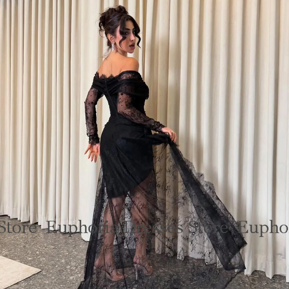 أنيق فساتين كوكتيل سوداء الدانتيل غمد/عمود فساتين الحفلات الأسود خارج على الكتف الجانب سبليت الذيل فساتين لحضور الحفلات الموسيقية للسيدات