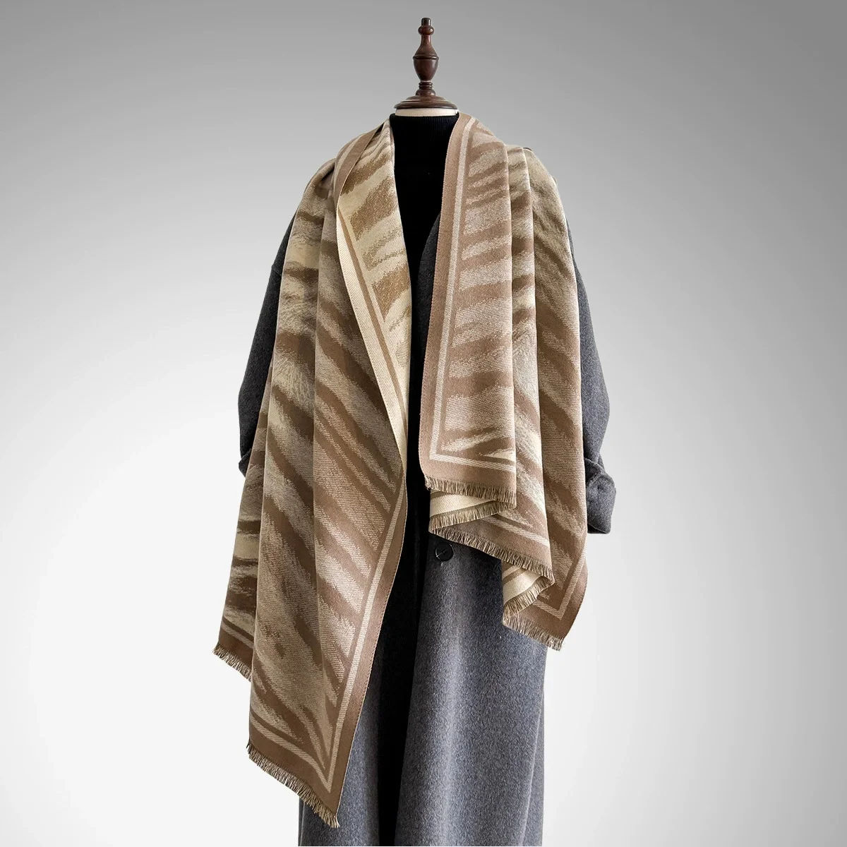 

Элегантная жаккардовая шаль из пашмины для женщин, зимняя толстая теплая двусторонняя кисточка, холодостойкий ветрозащитный шарф-одеяло