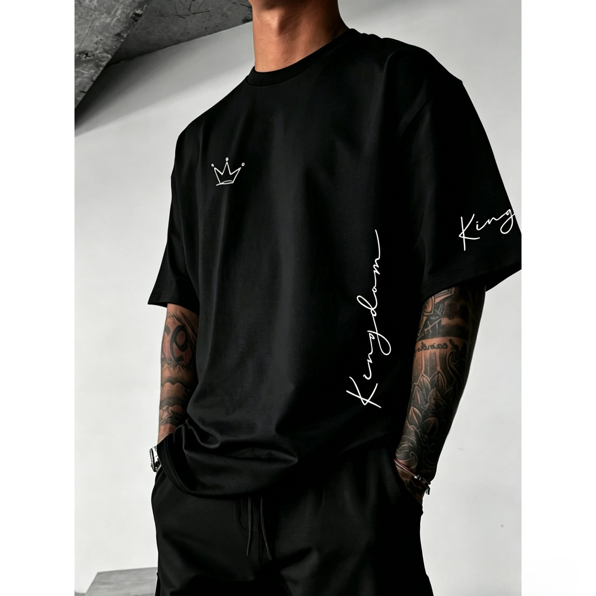 King Letter Crew Neck T-shirt Men's Loose Design T-shirt Comfortable and Breathable Summer Outdoor Casual Crew Neck T-shirt