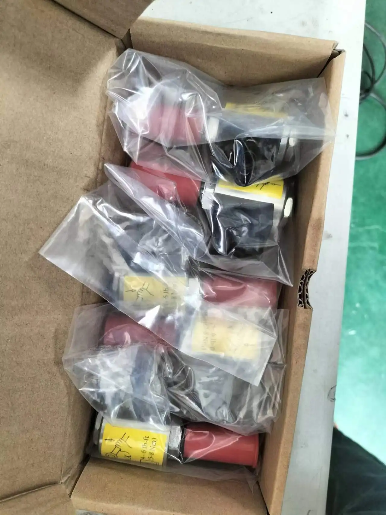 SV15-8-0-0-24DGP 02-177187 SV15-8-0-0-00 02-178638 SV15-8-O SV15-8-0 SV15-8-O-0-00 SV15-8-0 ea طن صمام الملف اللولبي الأصلي فيكر