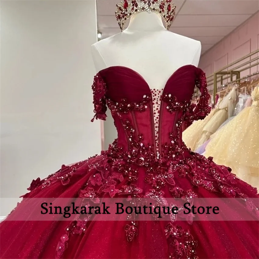 Luxuriöse Burgunder-Quinceanera-Kleider mit Perlen, Schmetterlingsapplikationen, Kristallen, Geburtstagsfeier, süßes 16-Kleid, individuell gestaltet