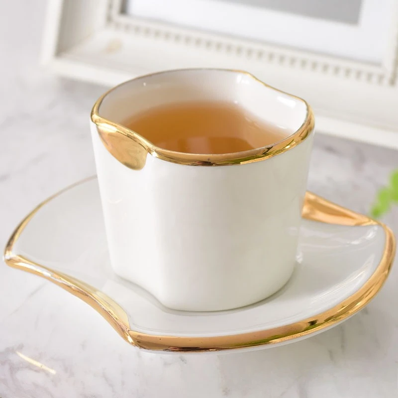 

Набор столовой посуды в скандинавском стиле в западном стиле для домашнего использования, европейские модели, тарелки для стейка и чашки, блюдца, новинка