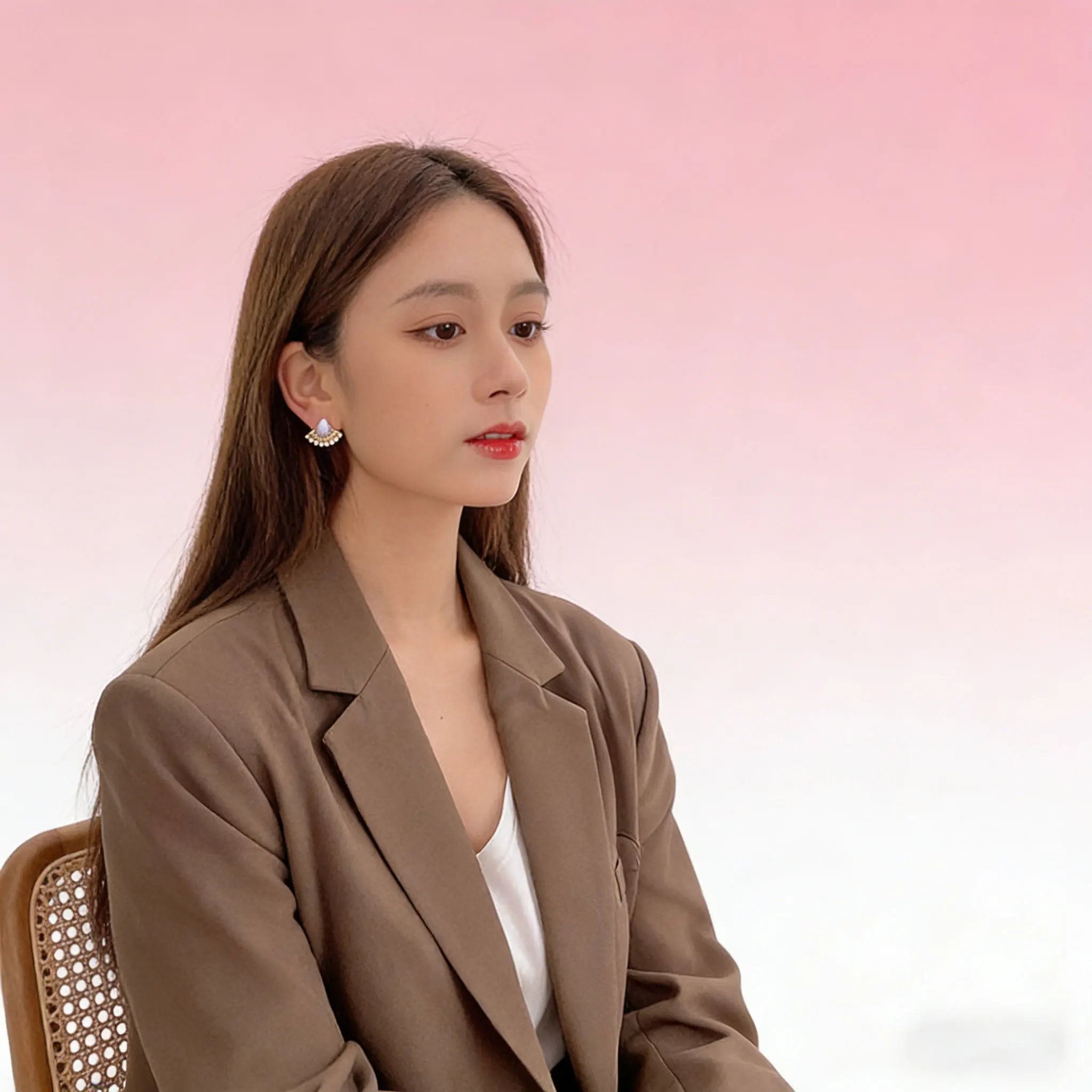 

Versatile Vintage Pearl Studs Delicate Zinc Alloy Elegant Unique Statement Jewelry