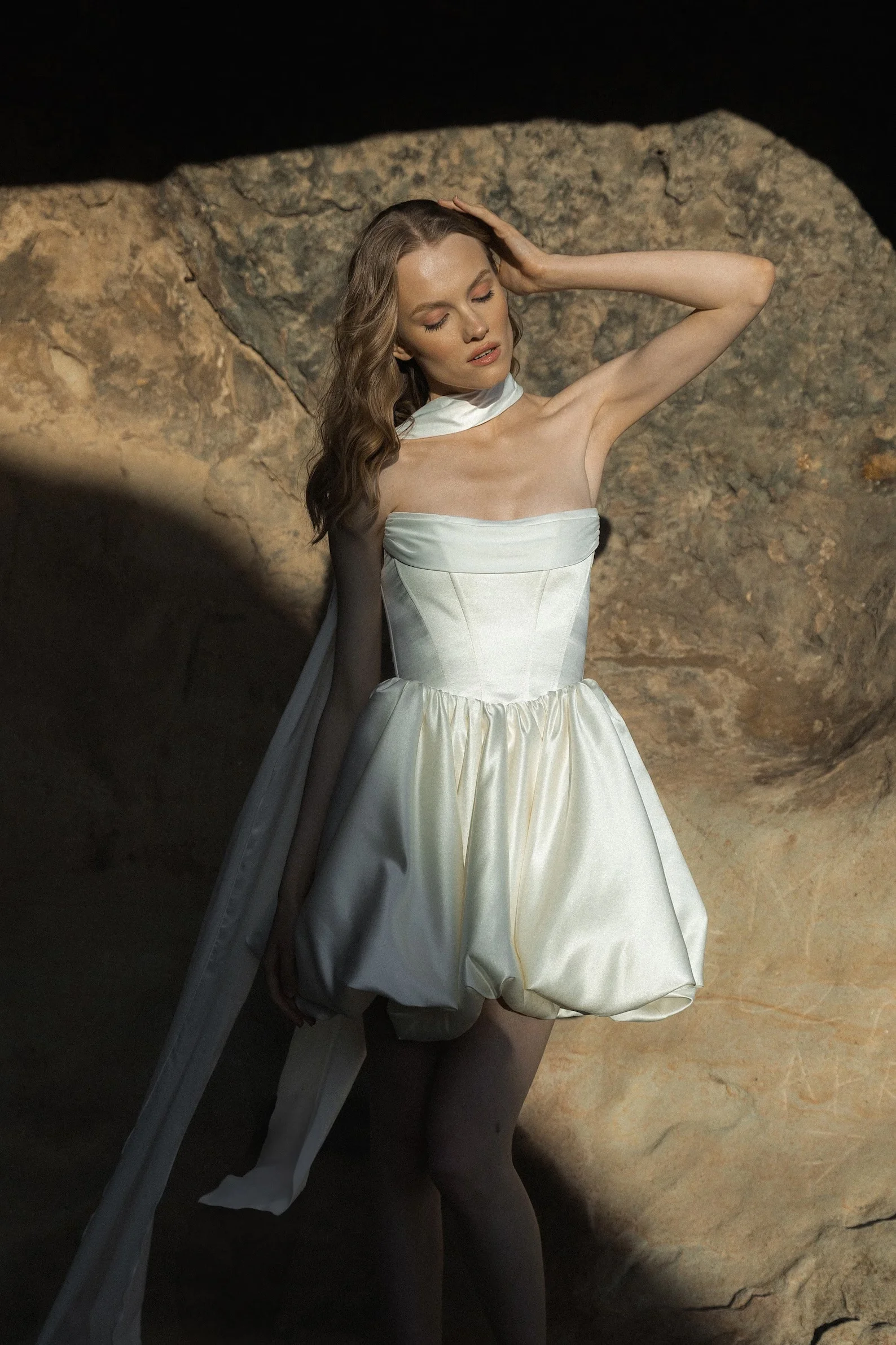 Personalizzato 2026 Nuovo elegante mini lunghezza al ginocchio A-Line pieghettato palla di fidanzamento abito da sposa abito da sposa principessa sexy senza schienale