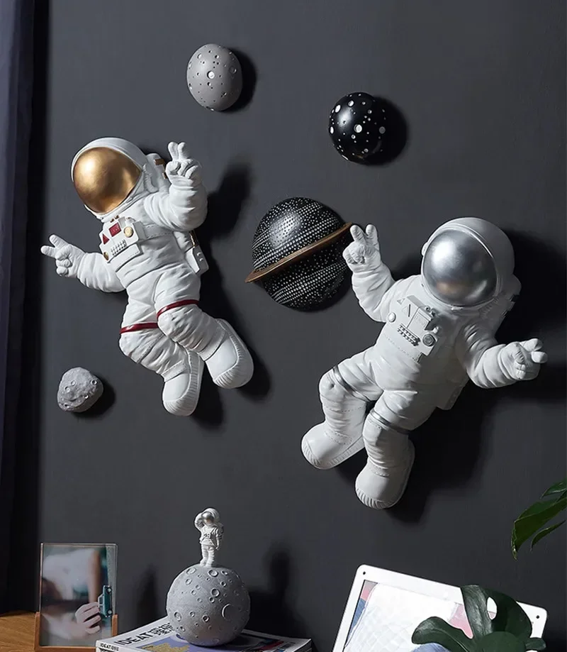 [Crafts] Europe originality Space astronaut Resin modern Home Hotel Wall Hanging Art Decoration craft ornaments spaceman statues