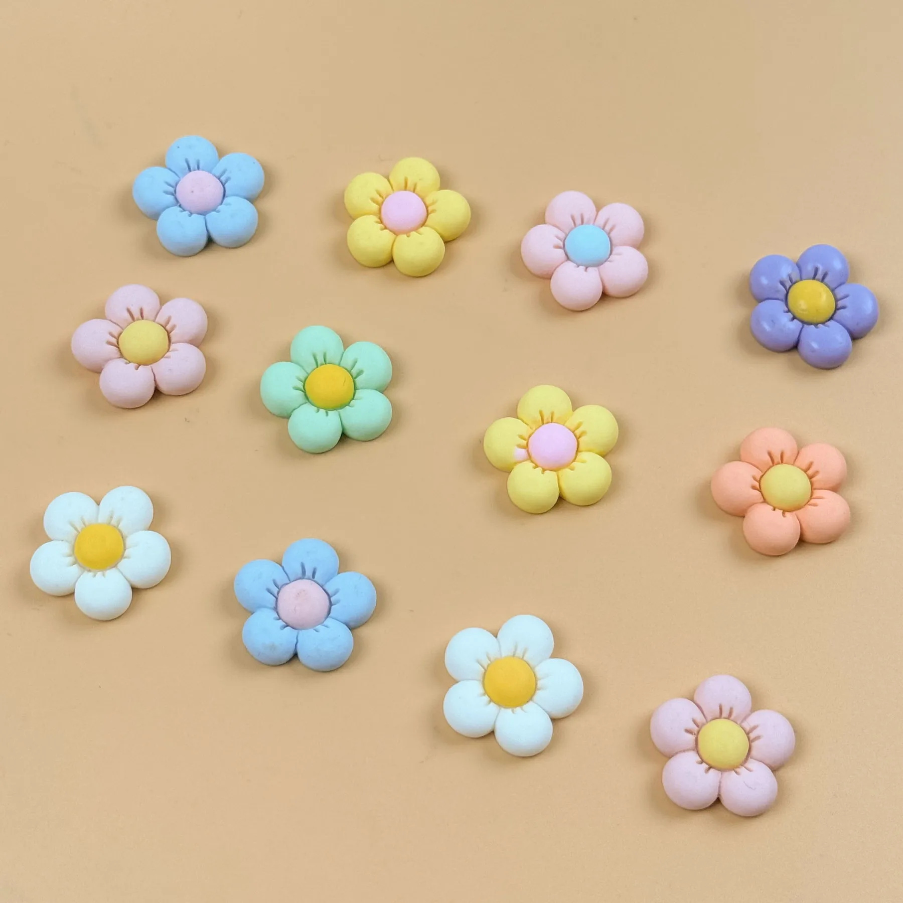 1pcs Cute Colorful Resin Daisy Flower Shoe Charms Pink Blue White Shoe Decoration Girls Women Favor Gifts