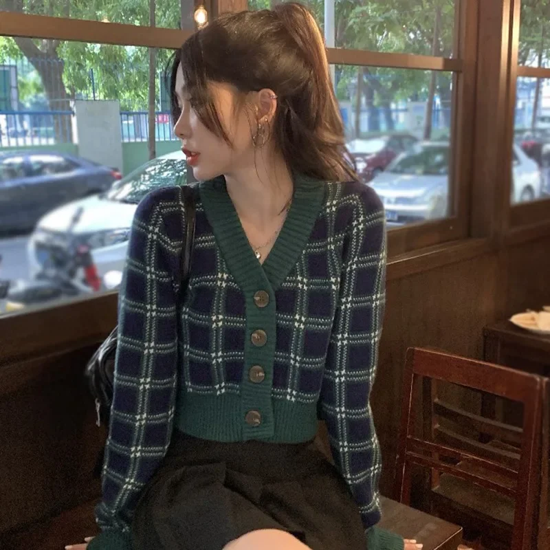 

Женский темпераментный кардиган в клетку с v-образным вырезом и контрастным цветом, повседневный универсальный вязаный свитер на осень/весну, укороченный топ