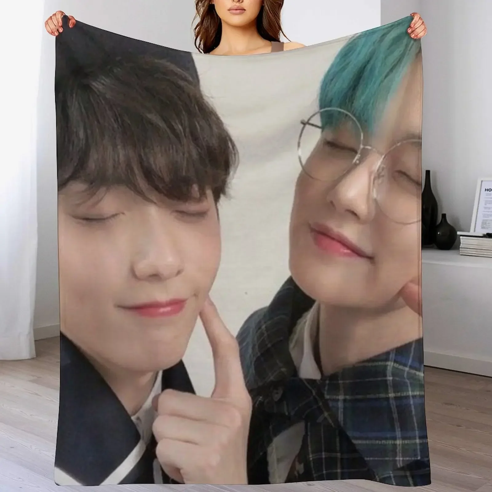 TXT Soobin & Yeonjun Throw Blanket Flannel Fabric Furry Blankets