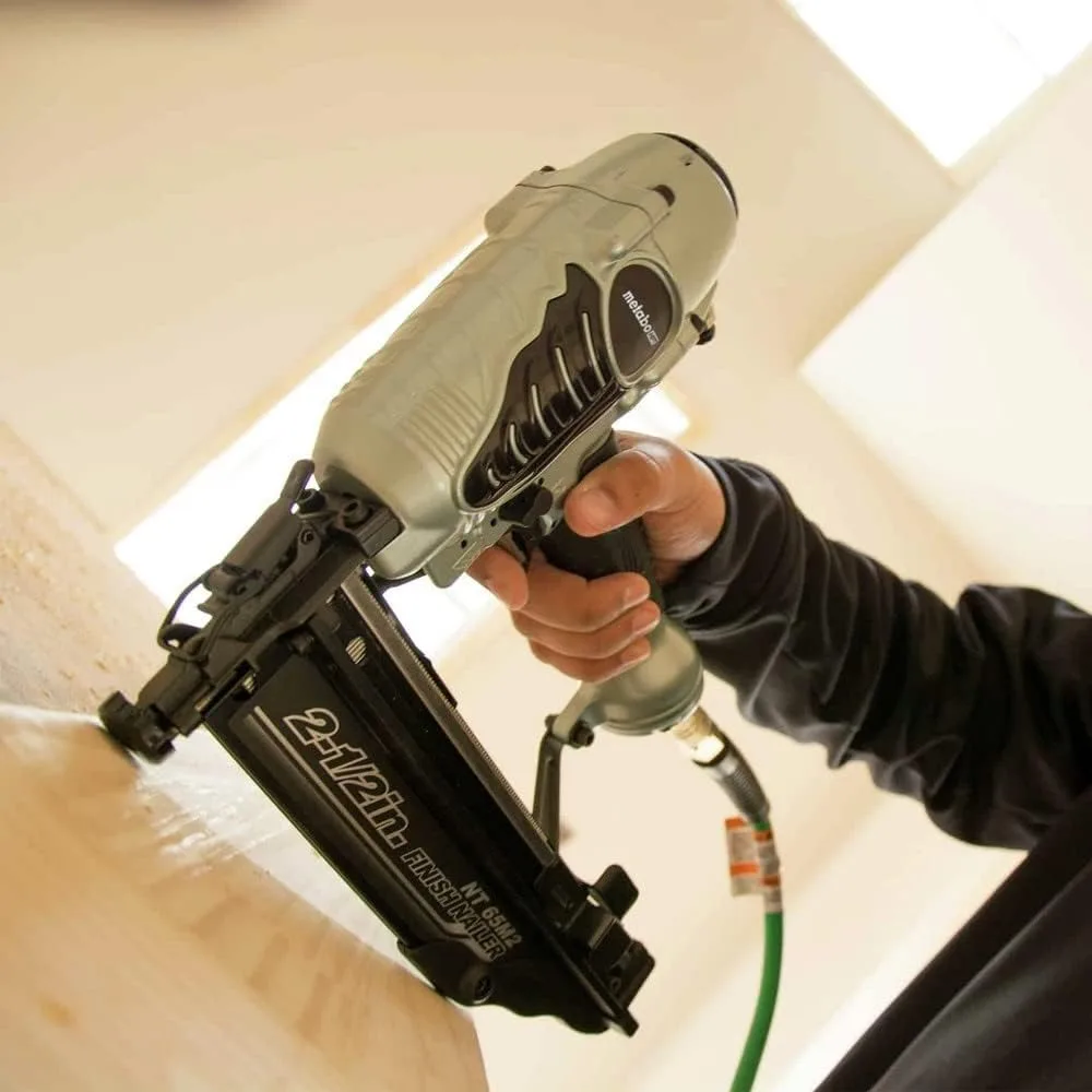 Pro-Preferred Pneumatic Finish Nailer with Air Duster – Ideal for Molding, Chair Rail & Cabinetry