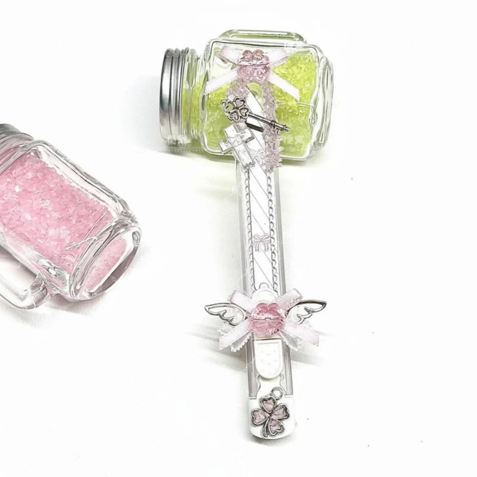 embellished-box-cutter-four-petaled-green-clover-pattern-theme-mini-retractable-cutter-cute-design-photo-worthy-photogenic