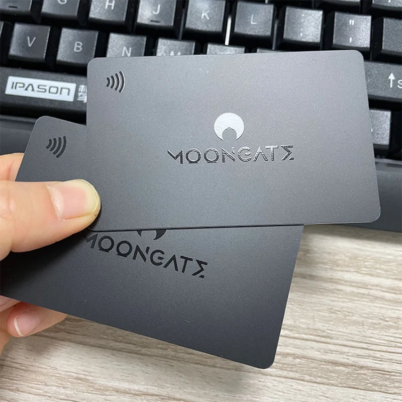 Custom Spot UV Logo Black Matt NFC Social Media Card NFC Business RFID PVC Smart Card
