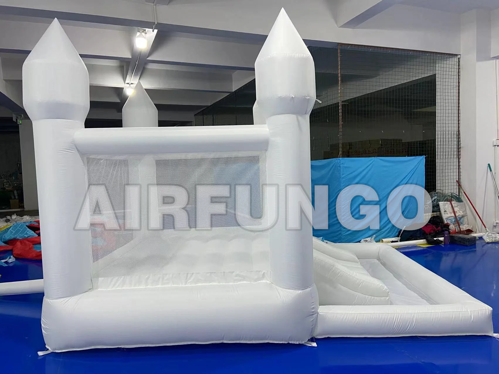 80% neue 9 x9x7ft Soft Play White Bounce House mit Slide Ball Pit Party Anpassung aufblasbare Mini Hüpfburg mit Gebläse