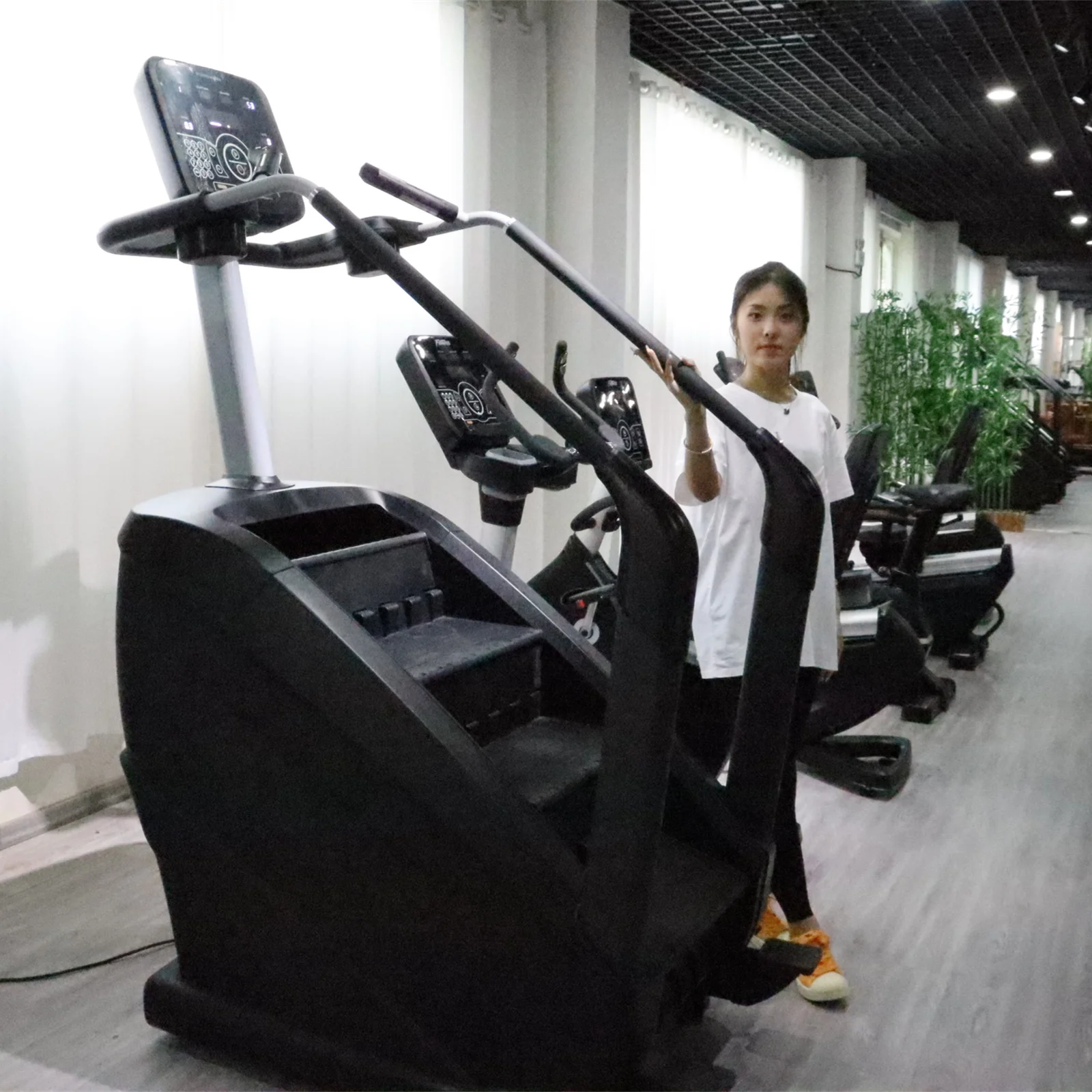 

Кардиооборудование премиум-класса Профессиональная машина для скалолазания Лестничный альпинист Роскошное оборудование для фитнеса - Высококачественные