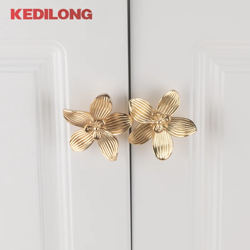 KEDLO moderner minimalistischer blumenförmiger Zinklegierungsgriff für Küchenschränke, goldener Knopf, Schubladengriff in antikem Messing. – Detail 15
