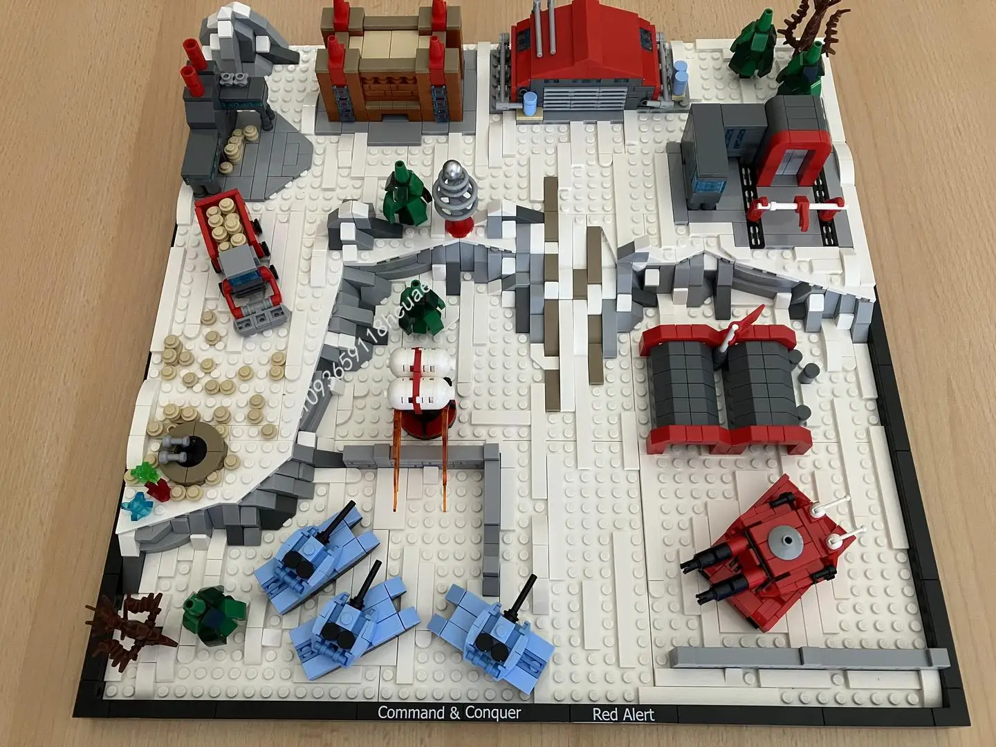 1646pcs Command & Conquer (C&C) Red Alert - Soviet Base Creative Street View Model Moc Building Block Bricks Toys for Kid Gifts