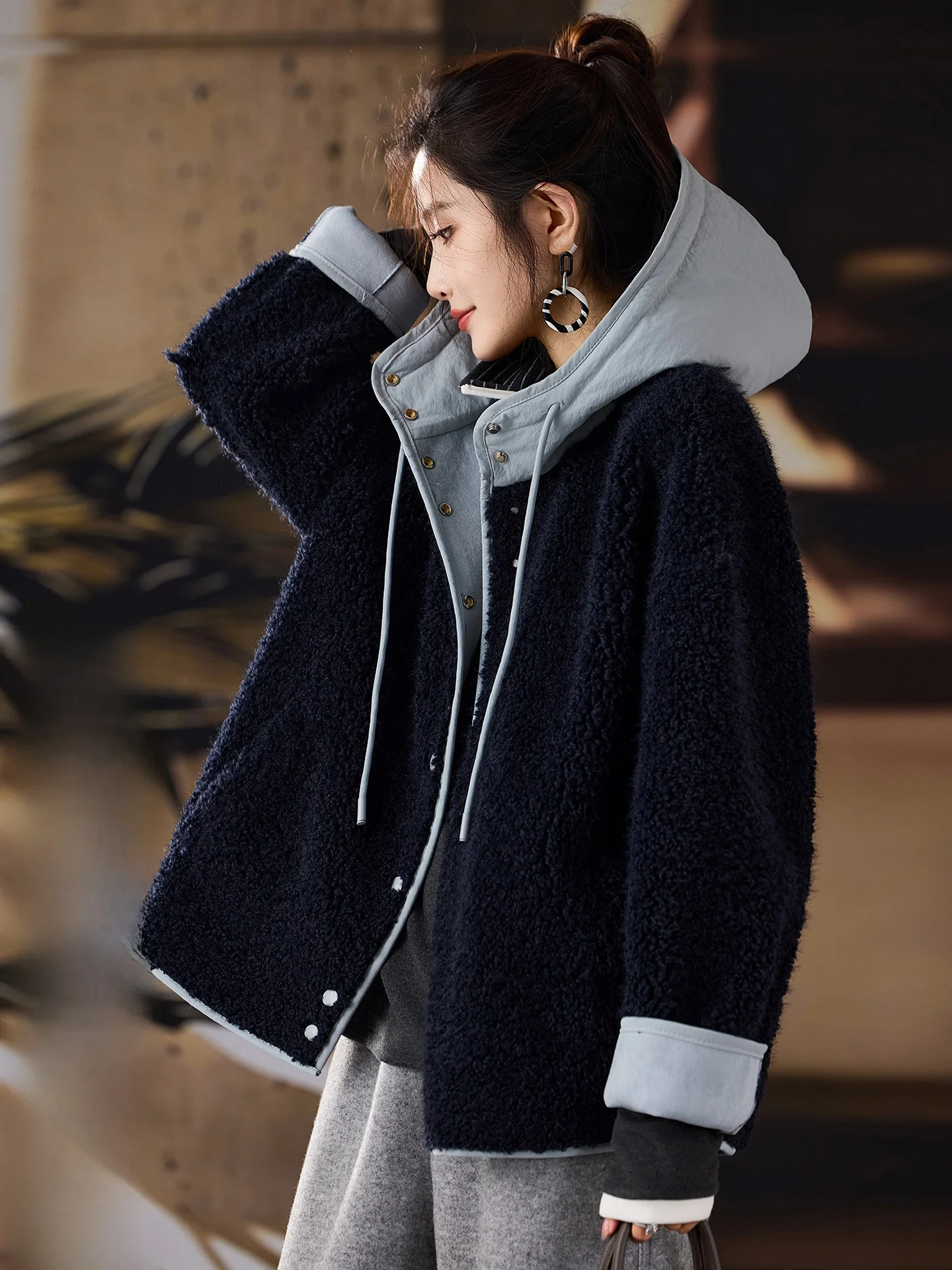 

Thickened Lamb Fur Splicing Jacket Women's Fashion Outerwear Winter New Style plus Size Street Style Coat Polyester Fiber