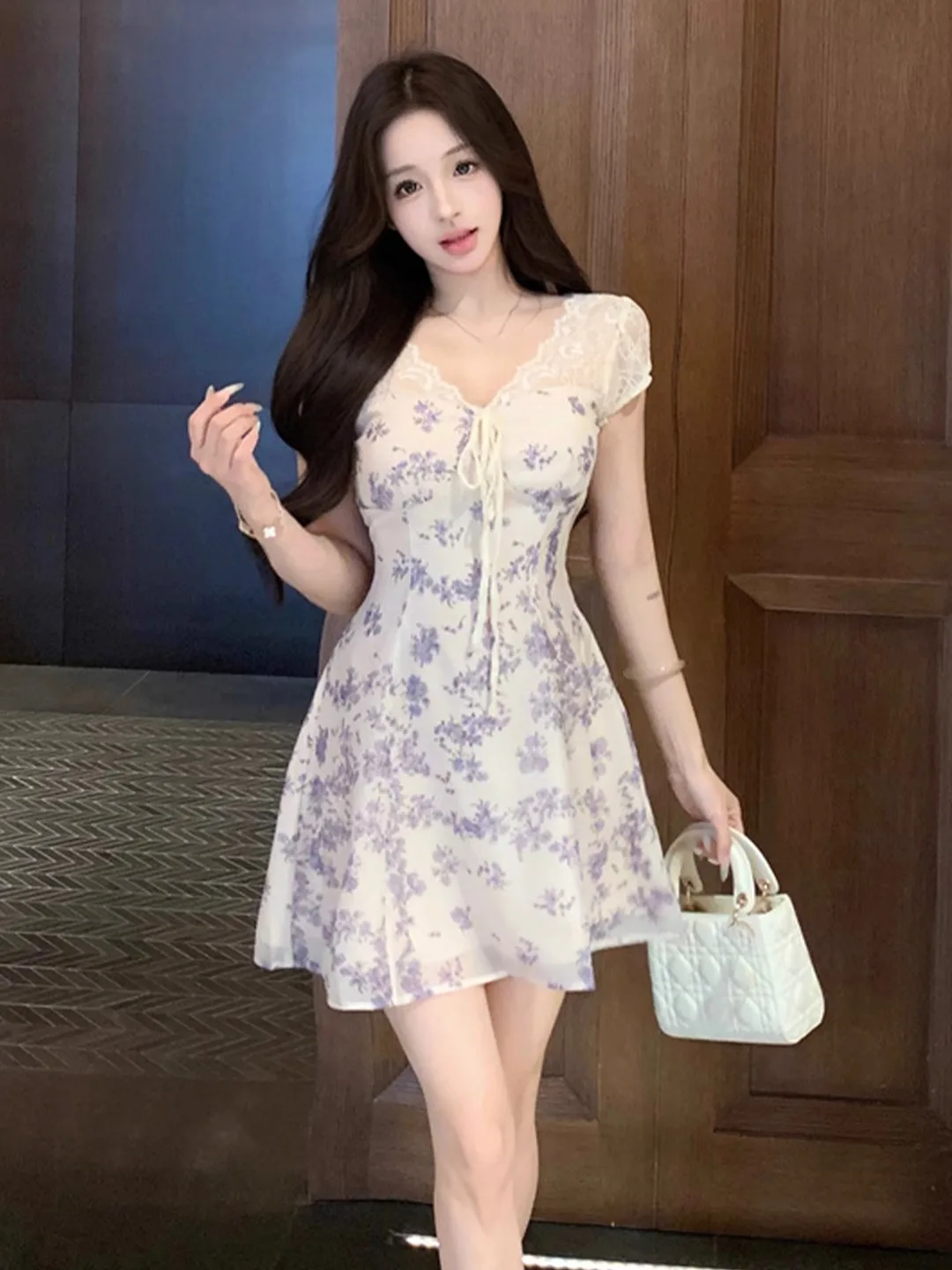 Floral Tie V-Ne Dr … - image