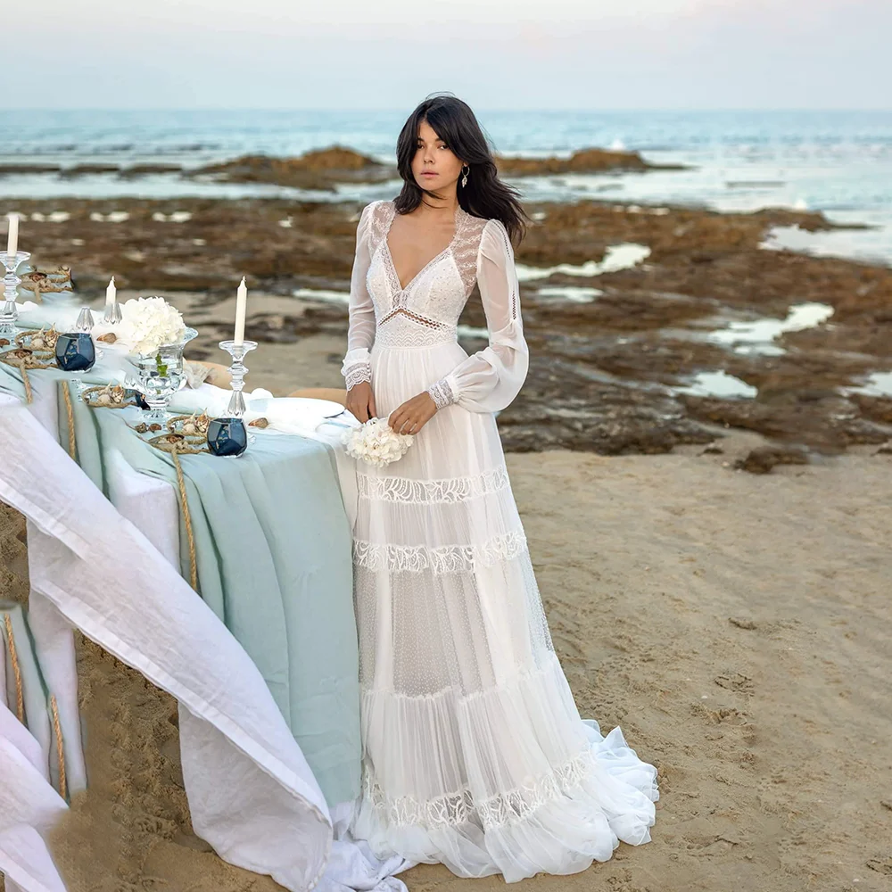 Vestido de novia bohemio mangas largas escote V profundo encaje gasa espalda descubierta romántico vintage en capas vestido playa con cola para novia ligero fluido para boda al aire libre rústico muy elegante delicado