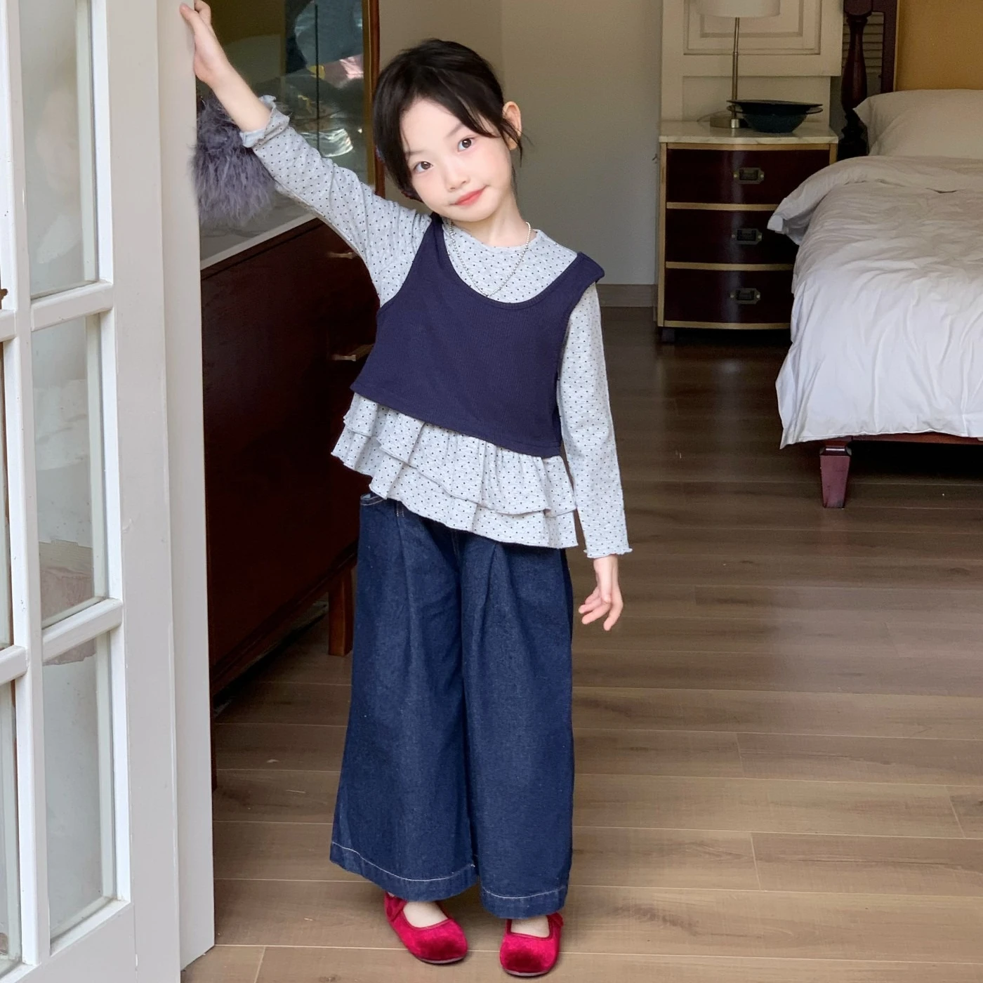 

Girls Suit 2025 Autumn New Children Clothing Korean Style Girl Baby Halter Vest Lace Bottom Shirt Jeans Three Sets Casual Simple