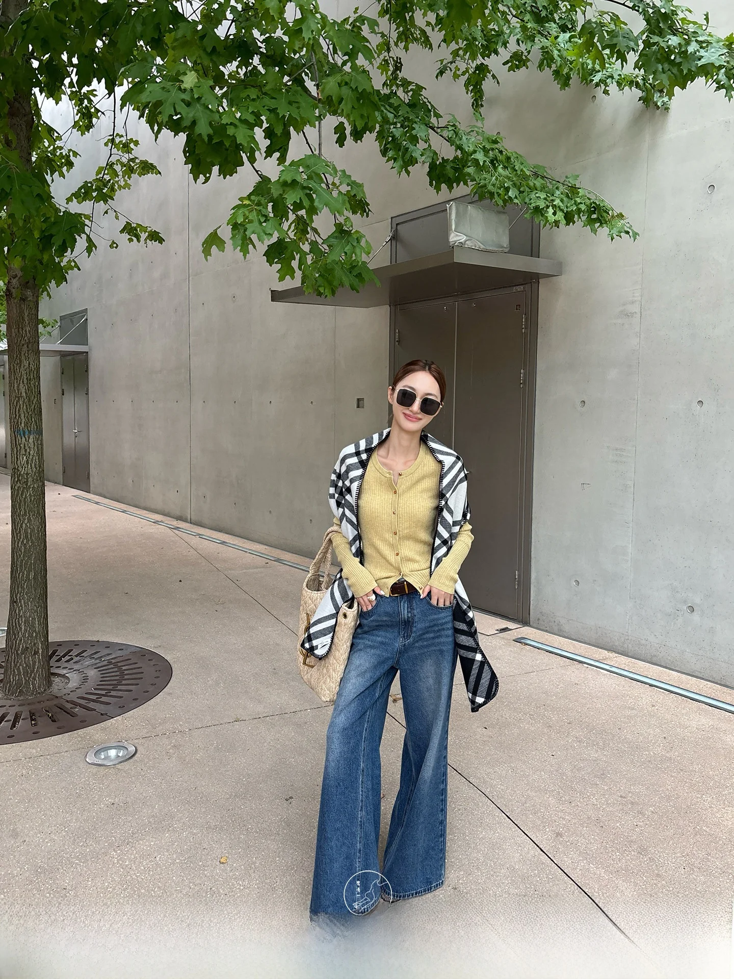 

Вязаный шерстяной кардиган в стиле ретро для женщин, повседневная осенняя одежда, тонкий трикотаж, приятный к телу, топ для отдыха от Lu Qing, оригинальный дизайн