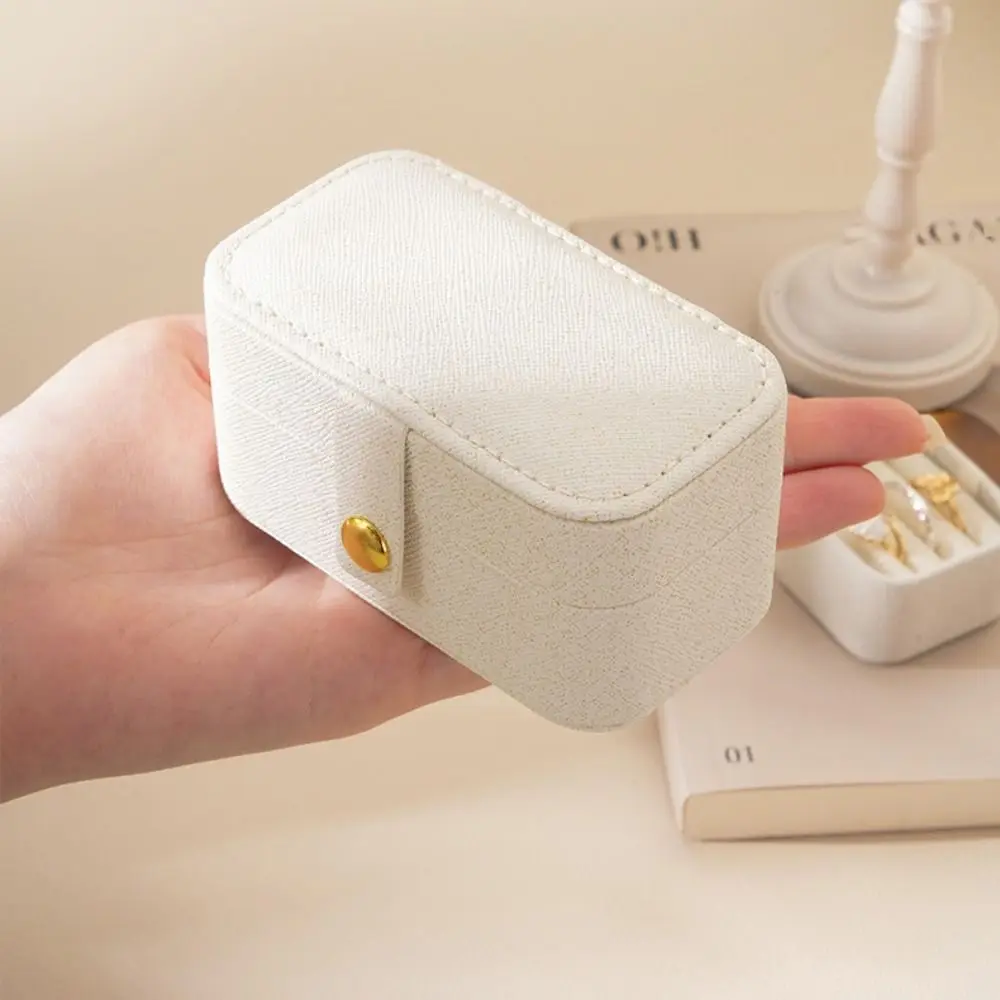 صندوق مجوهرات صغير من الجلد الصناعي للنساء ، غطاء قلاب متين ، حقيبة تخزين محمولة للفتيات ، أقراط ، خاتم ، أحمر شفاه