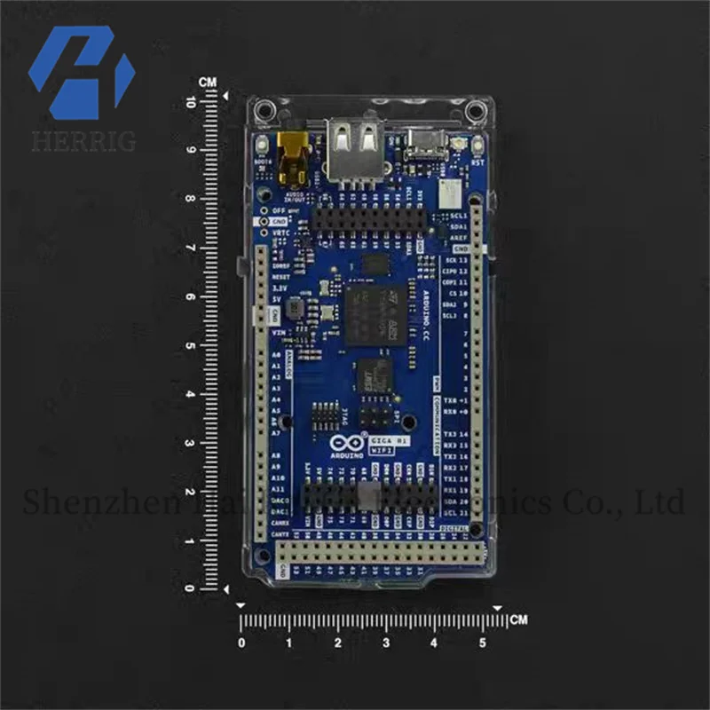 لوحة تطوير WiFi Arduino GIGA R1