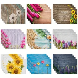 4pcs Placemats 여름 테마 꽃 패턴 테이블 패드 세트 실내 식탁 장식을위한 다채로운 인쇄 된 나무 널빤지 테이블 매트