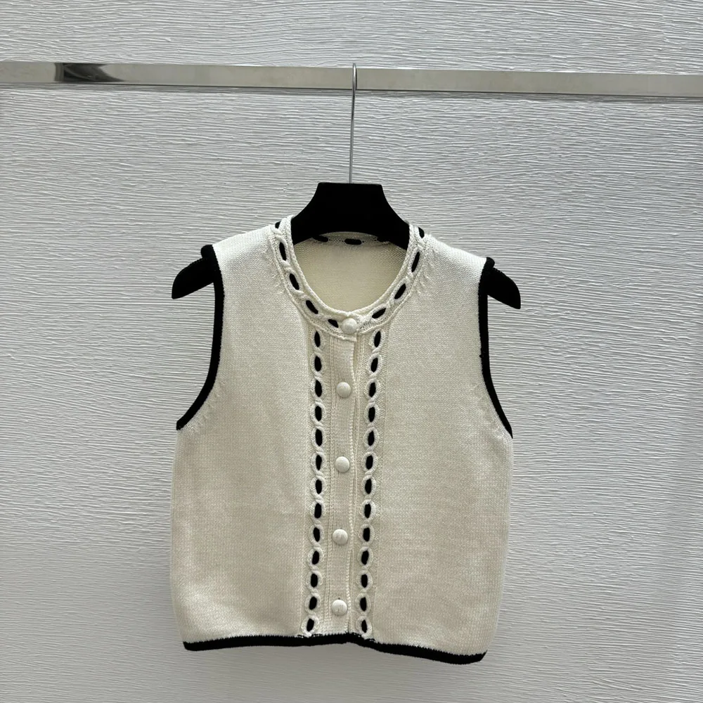 

High-quality 2026 new style women's fashionable sleeveless round-neck turtleneck top, with buttons, simple design xy26502152