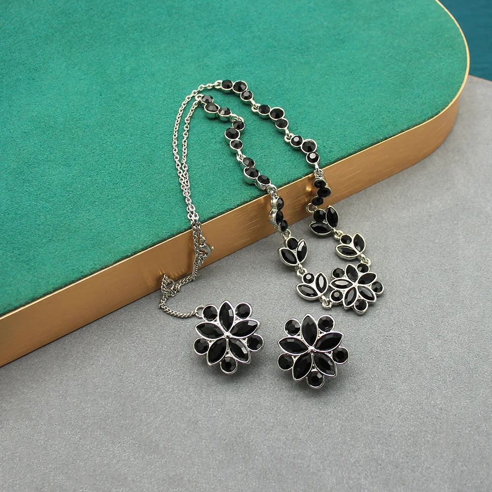 European and American Autumn and Winter Black Iris Flower Rhinestone Earrings Necklace Set Vintage Accessories