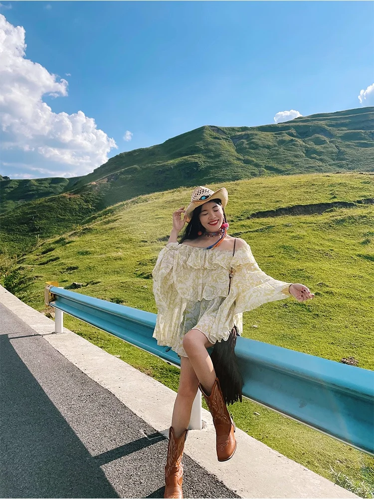 

Feng One Shoulder Bell Sleeve Sun Protection Loose Chiffon Top Korean Style Commute Floral Print Long Sleeve Loose Fit