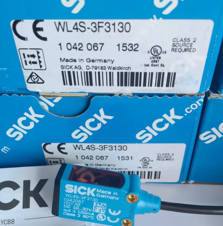 

New original SICK WL4-3F3130 1028153 reflective photoelectric switch