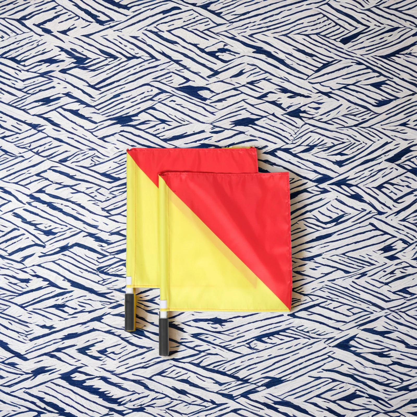 

2Pcs Military Training Flags PVC Cloth Handheld Commanding Signal Flags Safety Marine Dive Boat Waving Performance Flag Set