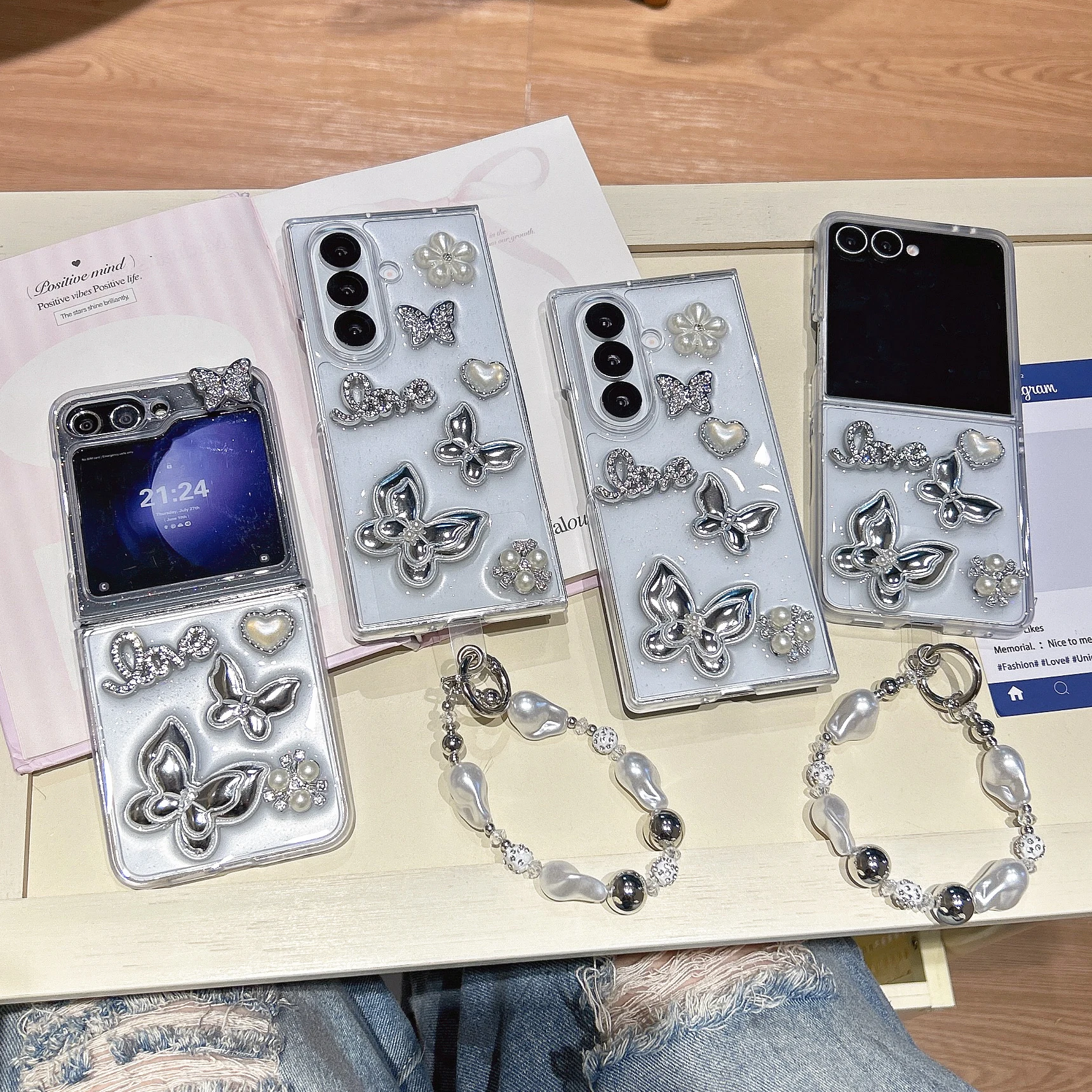 

Back Cover For Samsung Galaxy Z Fold Flip 7 6 5 4 Case Gliiter Love Pearls Flower Butterfly Bracelet Wristband Chain Phone Case