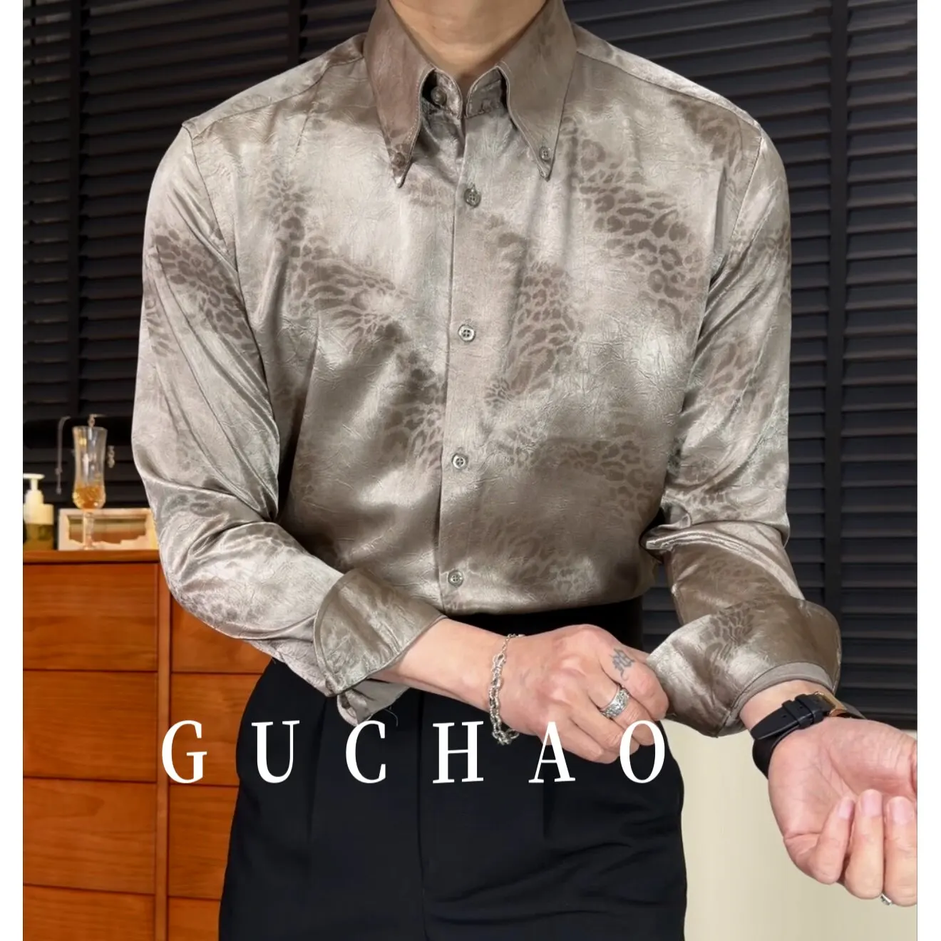 High Quality Retro Print Long Sleeved Shirt Men Casual Business Dress Shirts Man No Ironing Social Party Top Men Clothing