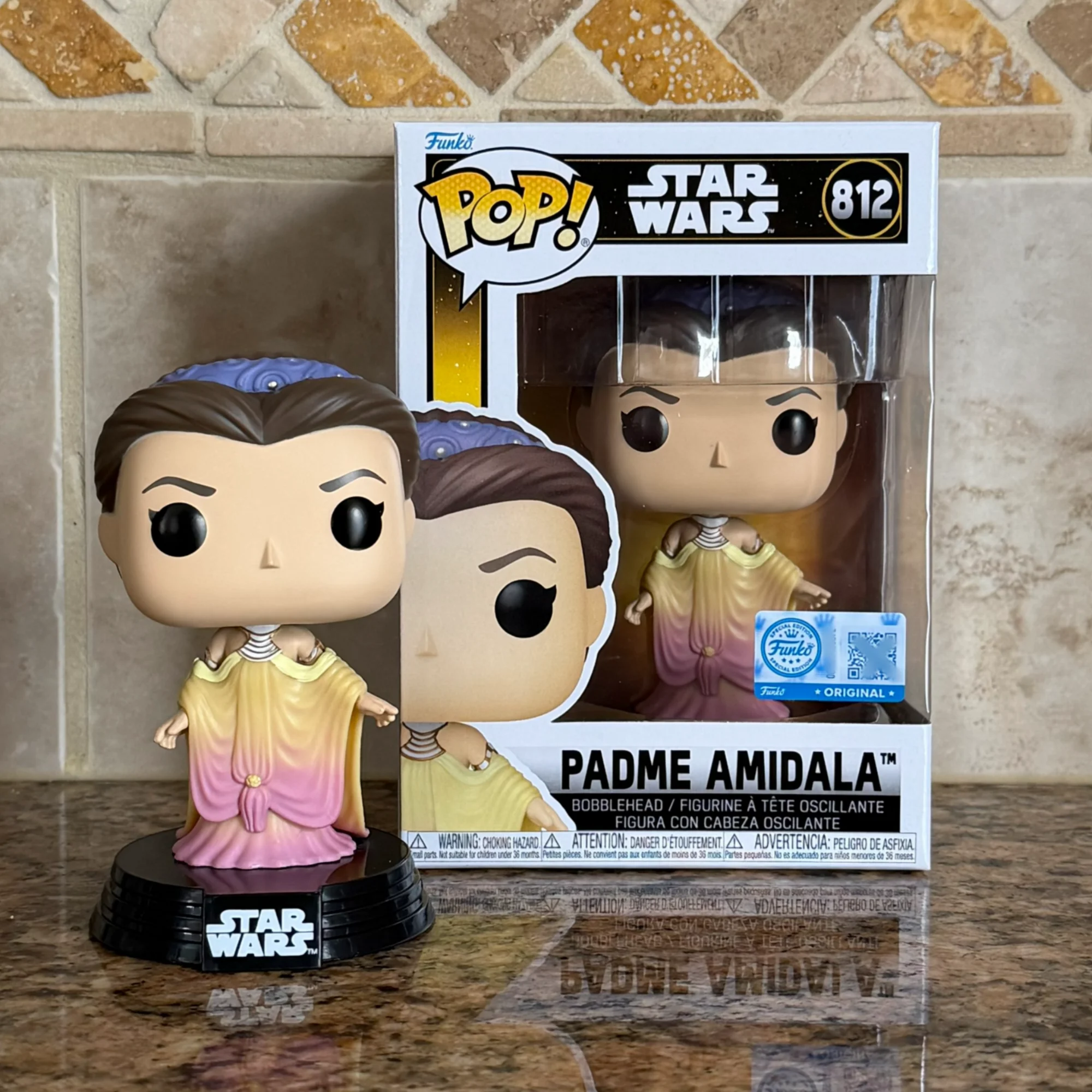 

Star Wars Padme Amidala in Lake Dress Figure Funko Pop #812 Official Authentic Limited Collectible Edition Figures Fans Toy Gift