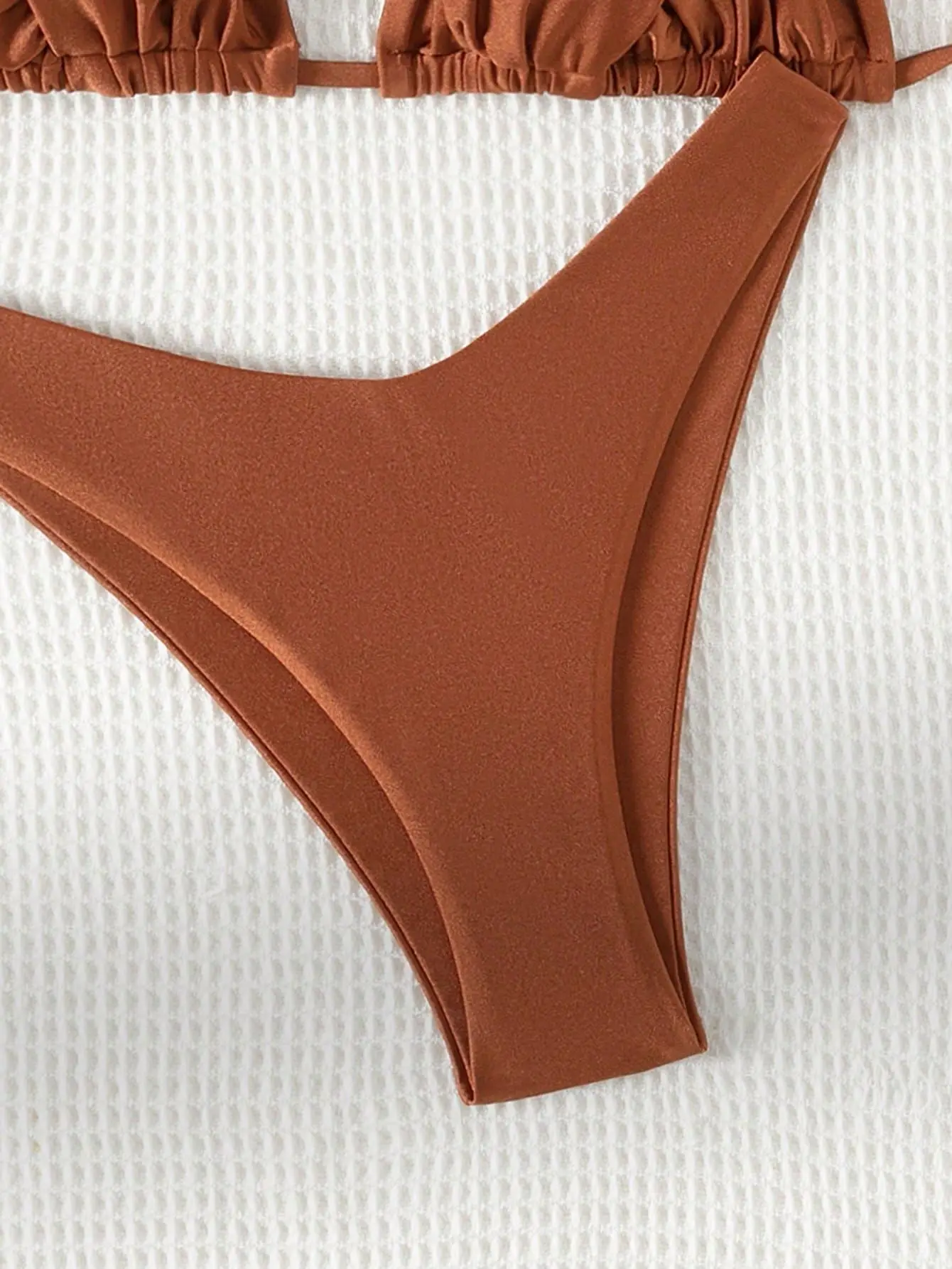 ソリッドカラーコーヒー2ピース水着 レディース 2025新作 プリーツトライアングルホルターバックレスビキニセット 水着 ビーチ水着