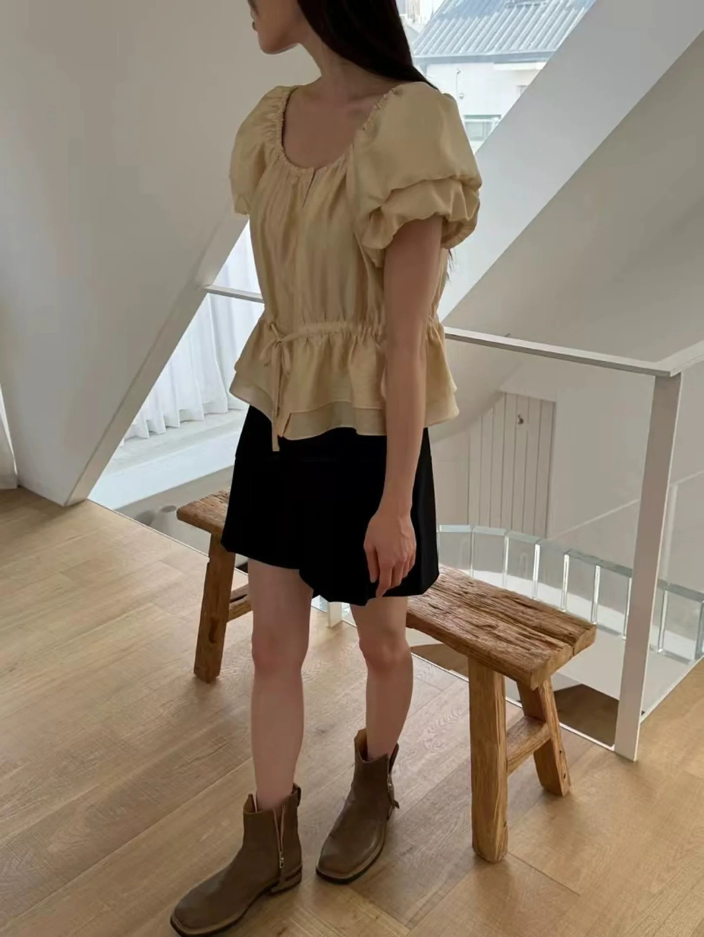 甘いウエストシェイプバブルスリーブ、東大門スクエアカラー薄手サマートップ、デザインセンセーションスモールスリーブ