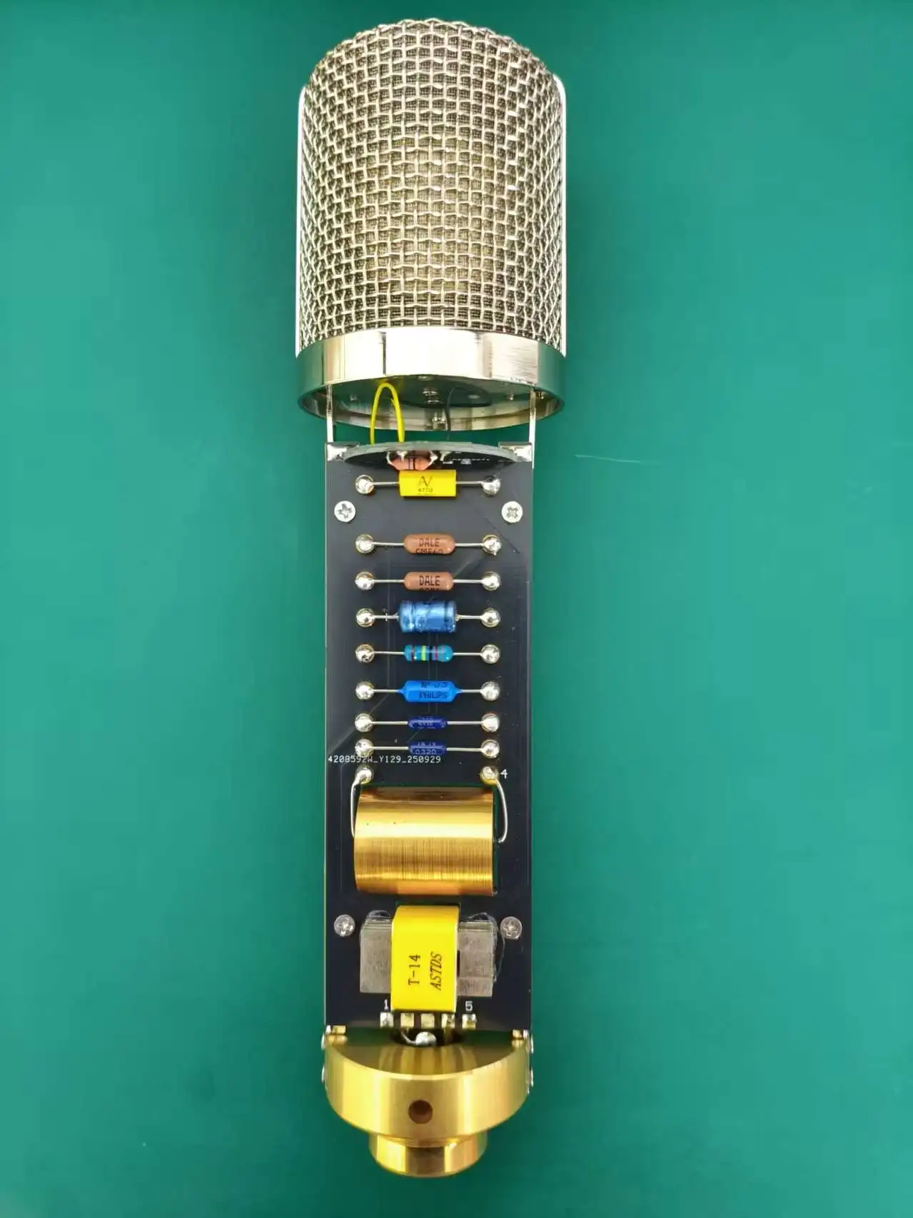 New Professional custom-made heart-shaped 251 electronic tube microphone, suitable for recording studios and live broadcasts.