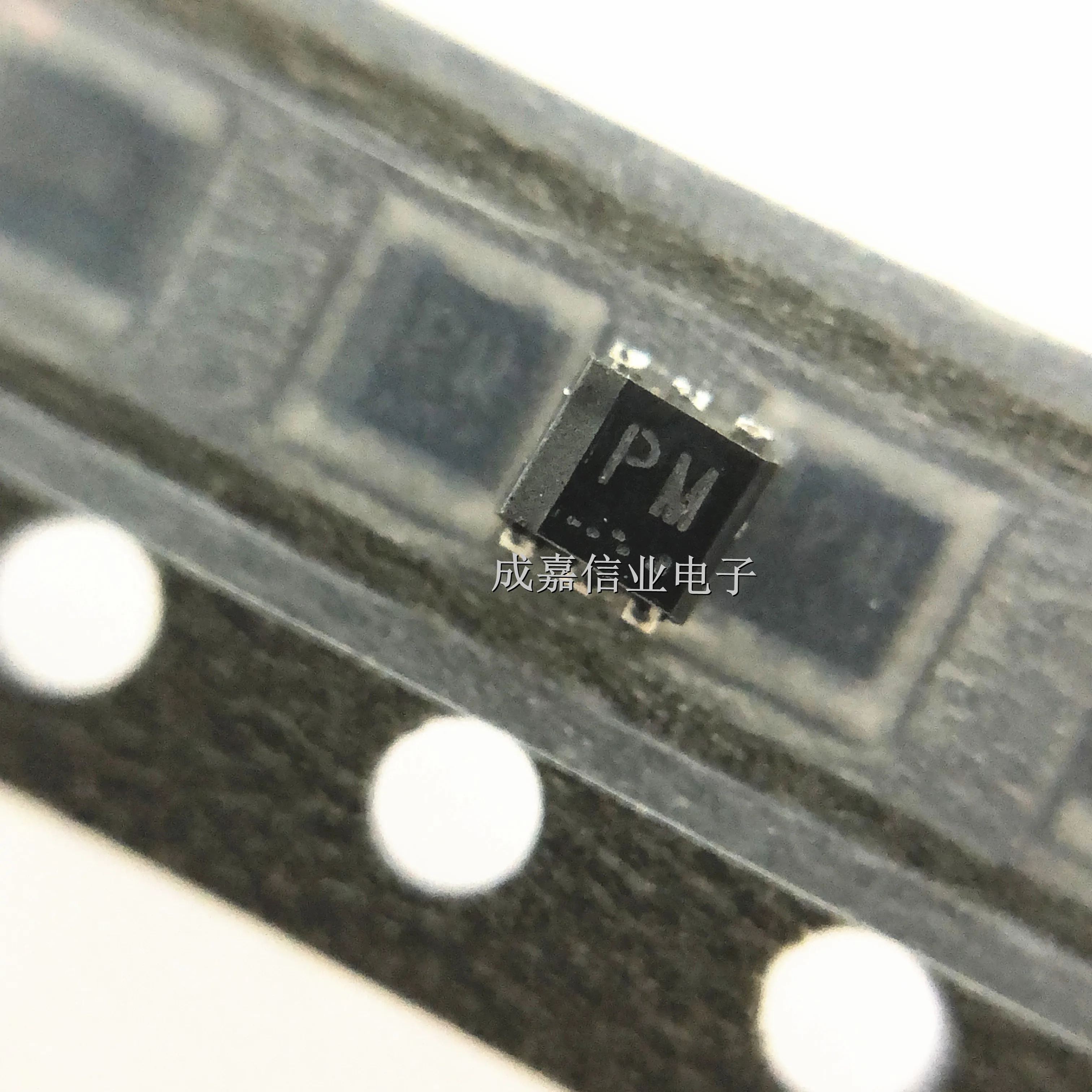100 unids/lote RTL035N03TR SOT-363-6 MARCADO; MOSFET PM Canal N 30V 3.5A Temperatura de funcionamiento:-55 C-+ 150 C