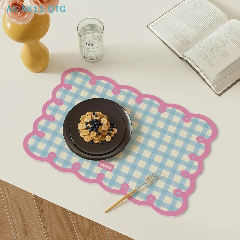 NEW Waterproof PU Leather Placemat With Cute Gingham Print And Scalloped Edge Perfect For Kitchen Dining Table Daily Meal Use
