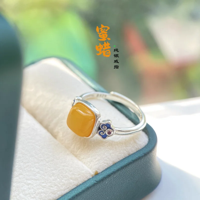 

Natural Sugar Cube S925 Sterling Silver Inlaid Chicken Fat Yellow Beeswax Square Ring