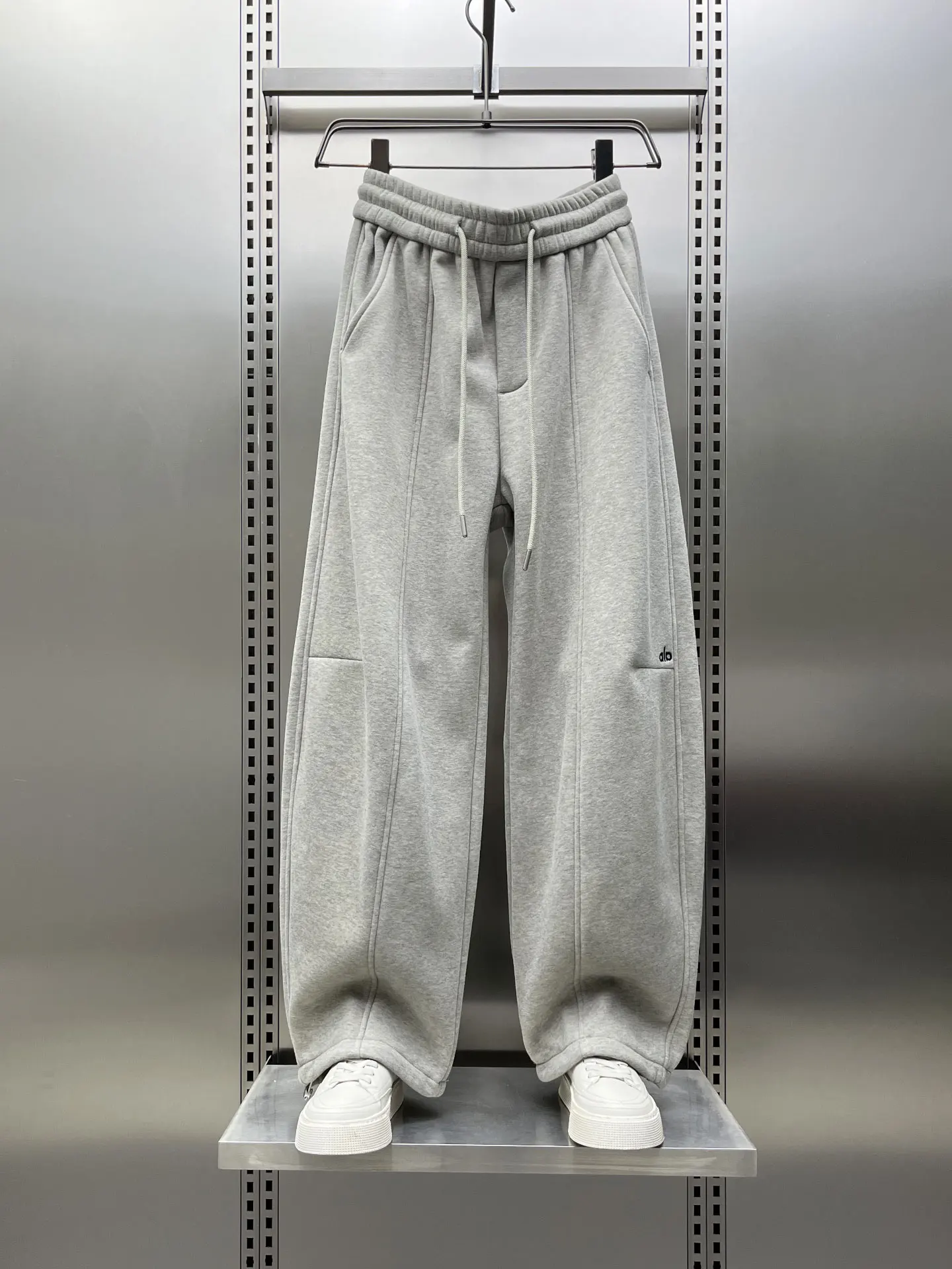 

Men's Casual Loose Fit Fce Lined Thiened Knife Sweatpants Comfortable Versatile Wide Leg Sports Long Trousers