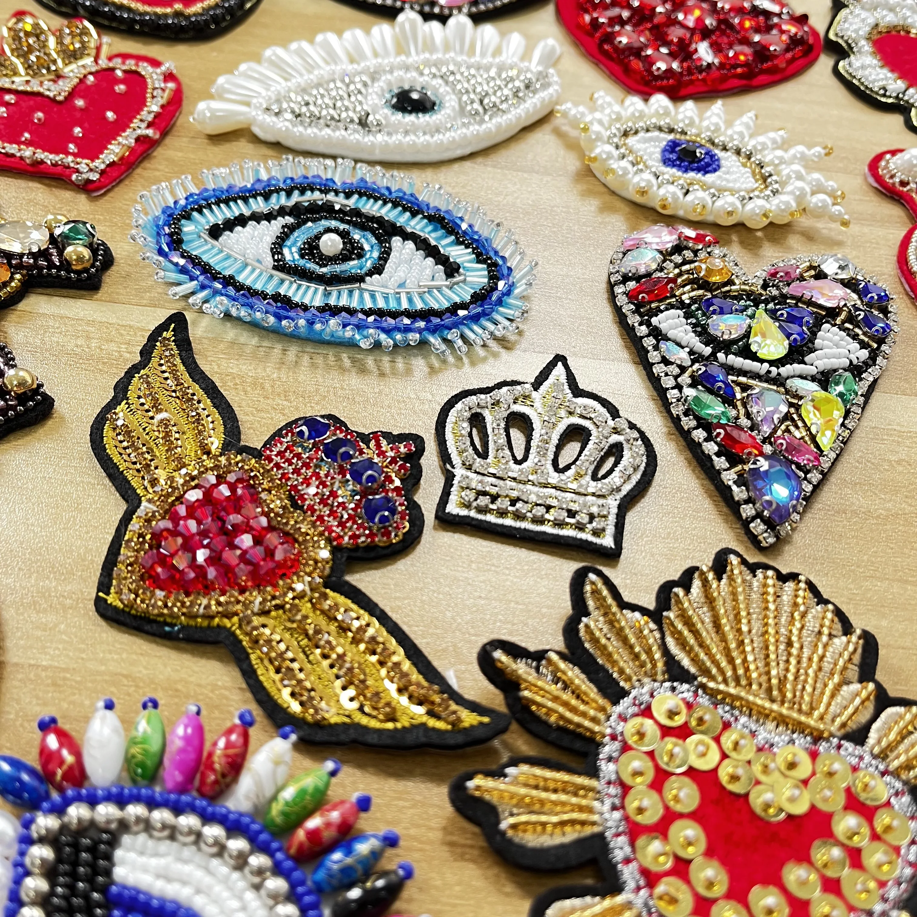 3D Handmade Rhinestone EYES HEARTS Sew on Crystal Beaded Patches for Clothes Bags Shoes Applique Cute Patch