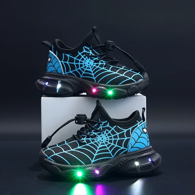 Scarpe sportive per bambini nuove primaverili Scarpe da ginnastica per bambini luminose a LED Scarpe casual da ragazzo traspiranti in mesh 1-6 anni