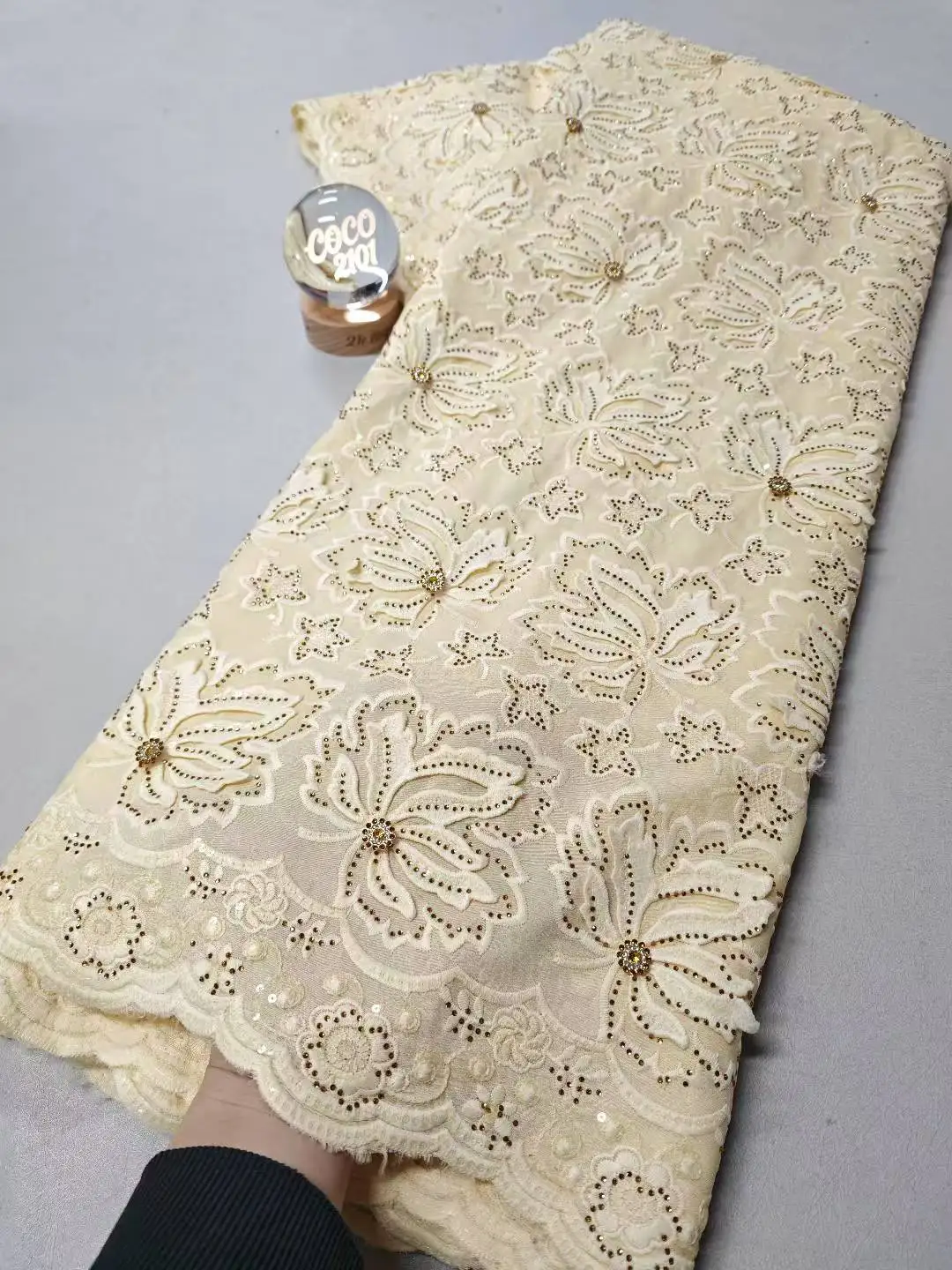 

2026 African Lace Fabric Nigerian Tulle Embroidered Bridal Gown Material Soft Cotton Damask for Wedding Party Dresses 5Yards