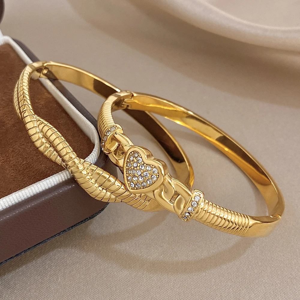 

Elegant Heart Snake Bone Twist Stainless Steel Bangle for Women Golden Waterproof Spring Bracelet Valentine's Day Jewelry Gift