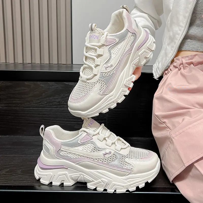 ​ أحذية نسائية صيفية جديدة لعام 2025 قابلة للتنفس ذات ارتفاع شبكي لزيادة أحذية أبي غير رسمية أحذية رياضية خارجية غير قابلة للانزلاق ​