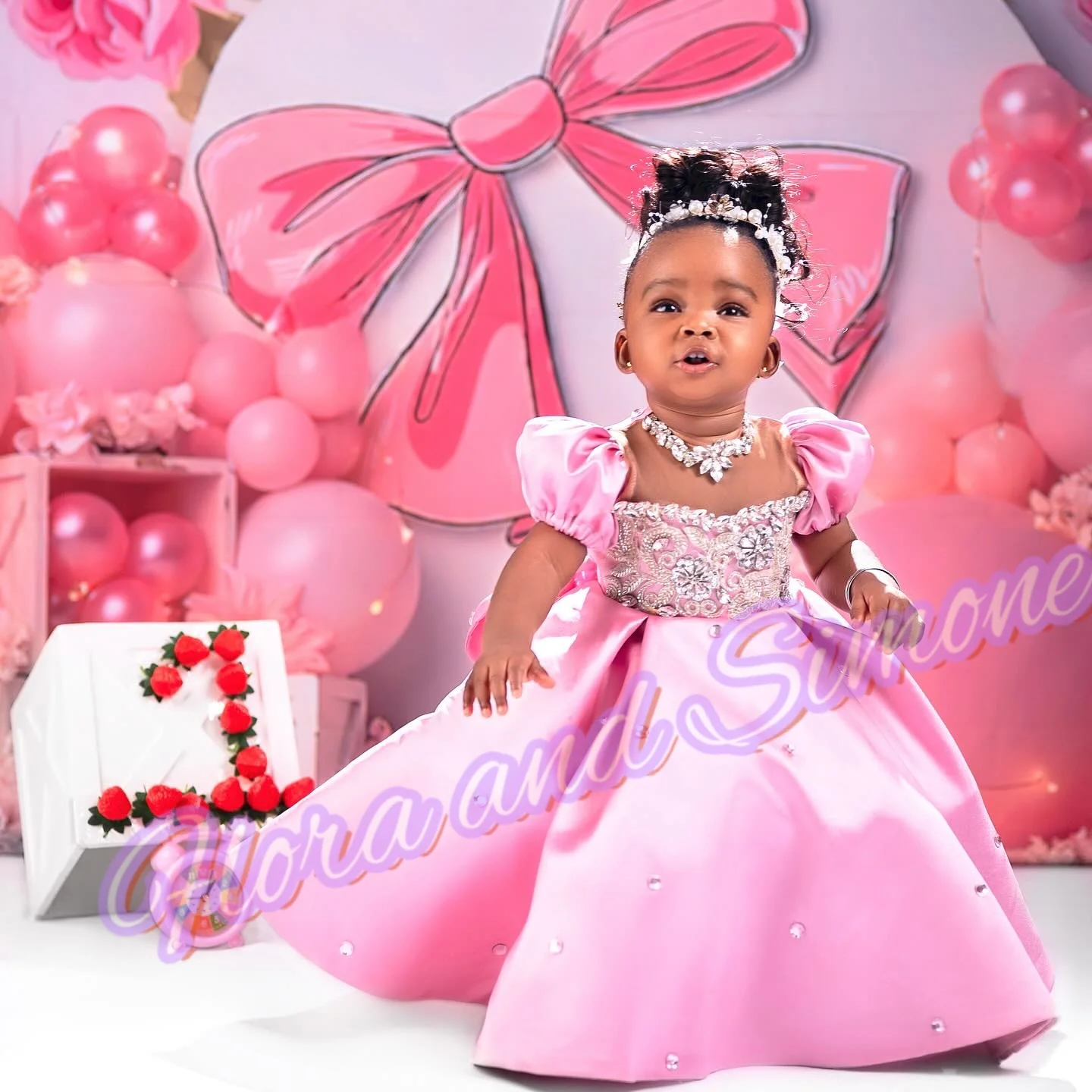 Royal Blue Gorgeous Flower Girl Dresses For Wedding White Pearl Appliqué Embellished Satin Toddler Birthday Gown Customized