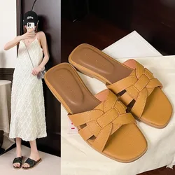 Pantofole piatte estive 2023 per donna scarpe da donna antiscivolo per uso domestico sandali con tacco basso pantofole da interno morbide alla moda da donna