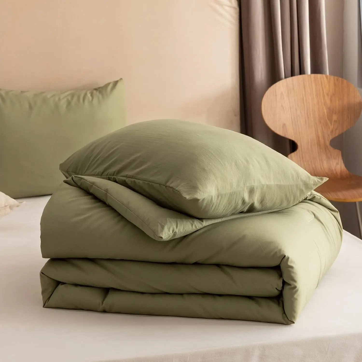 Olive Green Queen Comforter Set, 3-Piece Lightweight Bedding for All Seasons with Pillowcases